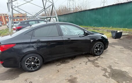 Hyundai Solaris II рестайлинг, 2011 год, 730 000 рублей, 3 фотография