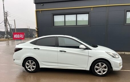 Hyundai Solaris II рестайлинг, 2013 год, 730 000 рублей, 3 фотография