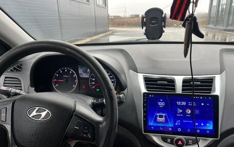 Hyundai Solaris II рестайлинг, 2013 год, 730 000 рублей, 9 фотография