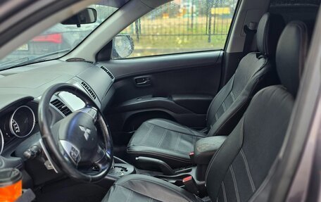 Mitsubishi Outlander III рестайлинг 3, 2010 год, 800 000 рублей, 3 фотография