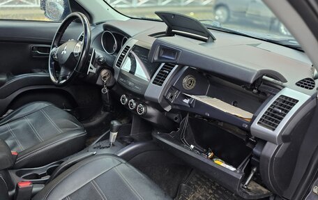 Mitsubishi Outlander III рестайлинг 3, 2010 год, 800 000 рублей, 5 фотография