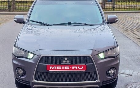 Mitsubishi Outlander III рестайлинг 3, 2010 год, 800 000 рублей, 6 фотография
