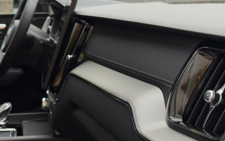 Volvo XC60 II, 2025 год, 9 990 000 рублей, 25 фотография