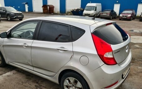 Hyundai Solaris II рестайлинг, 2015 год, 475 000 рублей, 1 фотография