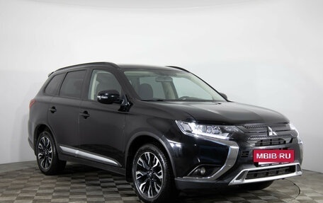 Mitsubishi Outlander III рестайлинг 3, 2021 год, 2 399 000 рублей, 3 фотография