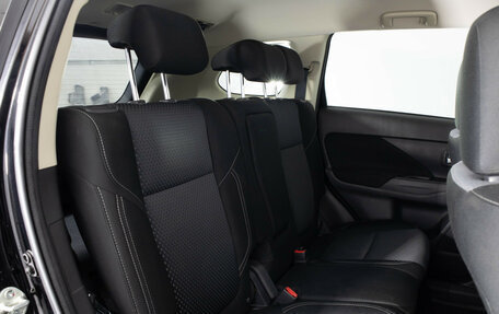 Mitsubishi Outlander III рестайлинг 3, 2021 год, 2 399 000 рублей, 16 фотография