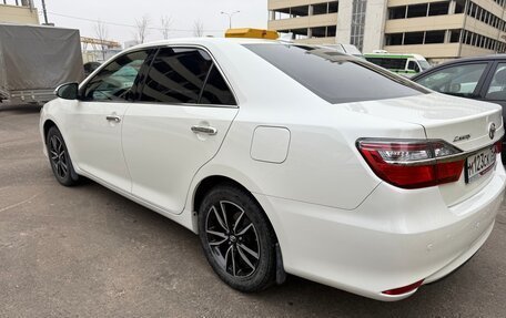 Toyota Camry, 2017 год, 2 400 000 рублей, 2 фотография