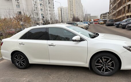 Toyota Camry, 2017 год, 2 400 000 рублей, 4 фотография