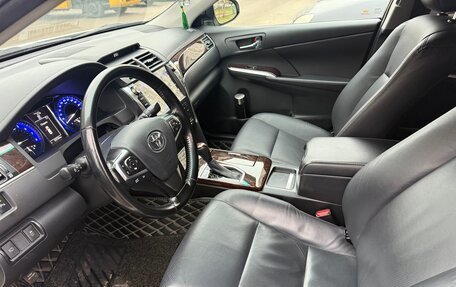 Toyota Camry, 2017 год, 2 400 000 рублей, 8 фотография