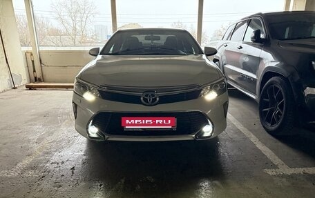 Toyota Camry, 2017 год, 2 400 000 рублей, 6 фотография
