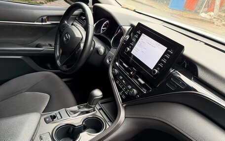 Toyota Camry, 2021 год, 2 950 000 рублей, 15 фотография