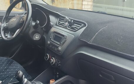 KIA Rio III рестайлинг, 2014 год, 830 000 рублей, 17 фотография