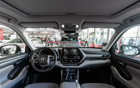 Toyota Highlander, 2024 год, 6 790 000 рублей, 8 фотография