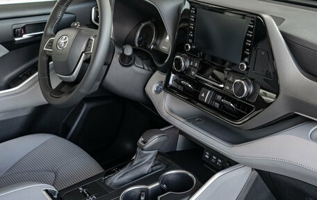 Toyota Highlander, 2024 год, 6 790 000 рублей, 10 фотография