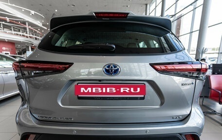 Toyota Highlander, 2024 год, 6 790 000 рублей, 5 фотография