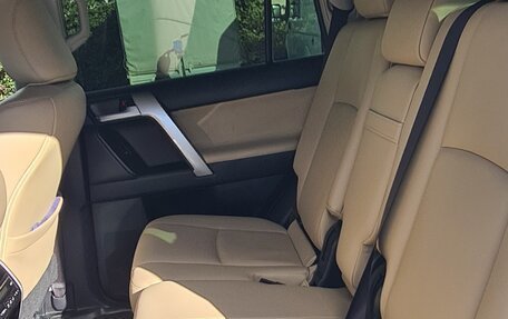 Toyota Land Cruiser Prado 150 рестайлинг 2, 2018 год, 4 950 000 рублей, 5 фотография