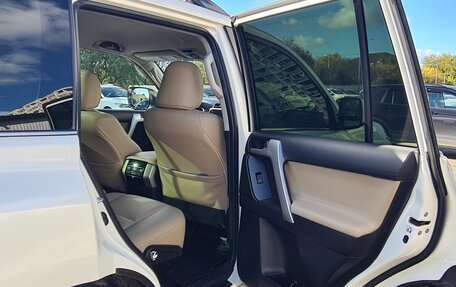 Toyota Land Cruiser Prado 150 рестайлинг 2, 2018 год, 4 950 000 рублей, 4 фотография