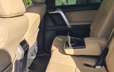 Toyota Land Cruiser Prado 150 рестайлинг 2, 2018 год, 4 950 000 рублей, 7 фотография