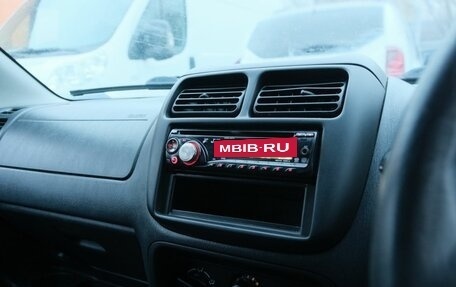 Suzuki Swift II, 2002 год, 329 000 рублей, 12 фотография