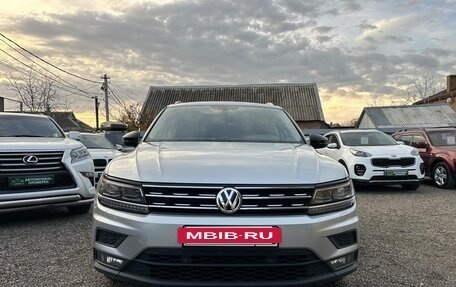 Volkswagen Tiguan II, 2018 год, 1 990 000 рублей, 2 фотография