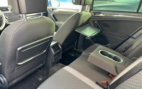 Volkswagen Tiguan II, 2018 год, 1 990 000 рублей, 14 фотография