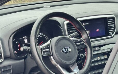 KIA Sportage IV рестайлинг, 2021 год, 2 790 000 рублей, 21 фотография