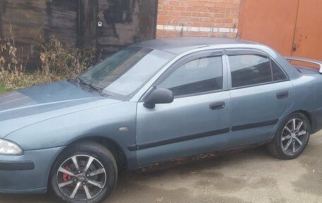 Mitsubishi Carisma I, 2003 год, 275 000 рублей, 2 фотография