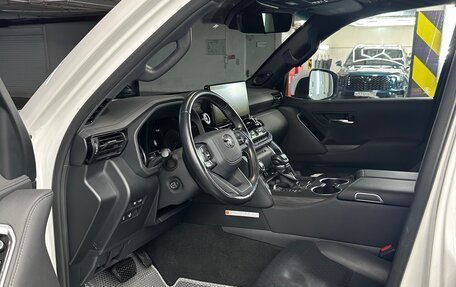 Toyota Land Cruiser, 2021 год, 15 000 000 рублей, 5 фотография