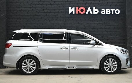KIA Carnival III, 2019 год, 3 330 000 рублей, 9 фотография