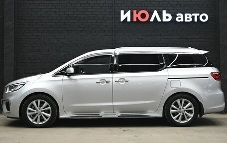 KIA Carnival III, 2019 год, 3 330 000 рублей, 8 фотография