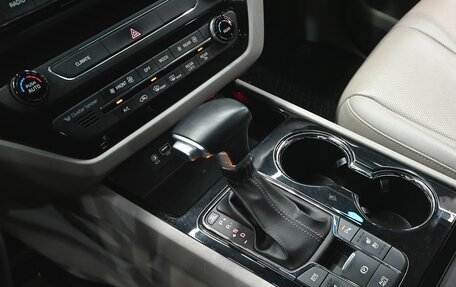 KIA Carnival III, 2019 год, 3 330 000 рублей, 17 фотография