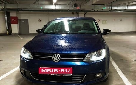 Volkswagen Jetta VI, 2014 год, 1 250 000 рублей, 2 фотография