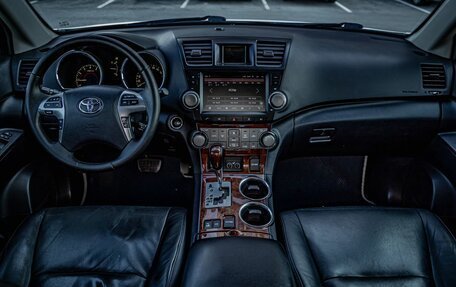 Toyota Highlander III, 2010 год, 2 147 500 рублей, 16 фотография