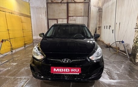 Hyundai Solaris II рестайлинг, 2013 год, 870 000 рублей, 5 фотография