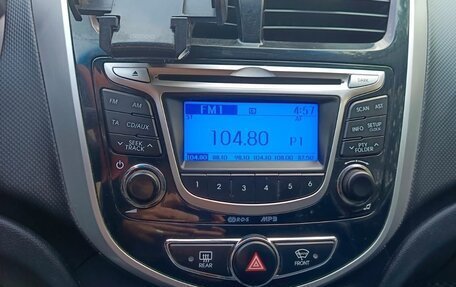 Hyundai Solaris II рестайлинг, 2013 год, 930 000 рублей, 13 фотография