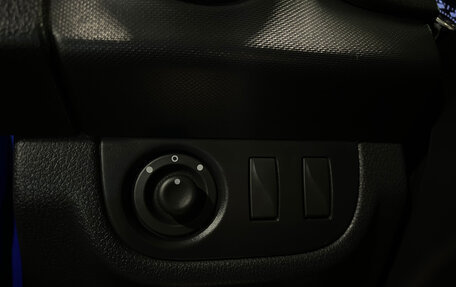 Renault Logan II, 2019 год, 979 000 рублей, 16 фотография