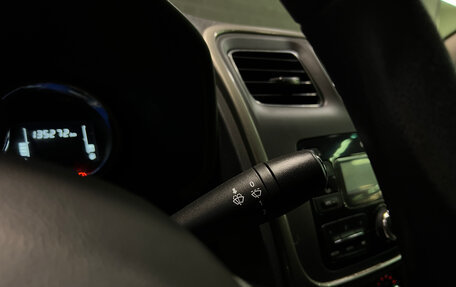 Renault Logan II, 2019 год, 979 000 рублей, 18 фотография