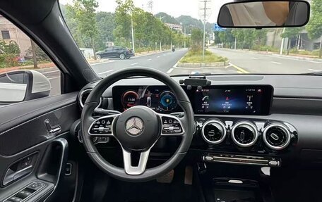 Mercedes-Benz A-Класс, 2022 год, 2 550 000 рублей, 11 фотография