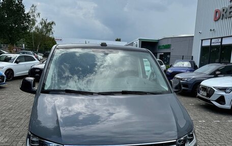 Volkswagen Multivan T6 рестайлинг, 2021 год, 4 980 000 рублей, 4 фотография