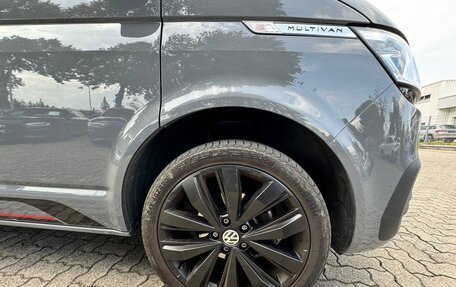 Volkswagen Multivan T6 рестайлинг, 2021 год, 4 980 000 рублей, 8 фотография