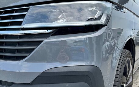 Volkswagen Multivan T6 рестайлинг, 2021 год, 4 980 000 рублей, 5 фотография