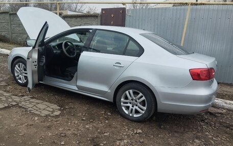 Volkswagen Jetta VI, 2011 год, 800 000 рублей, 10 фотография
