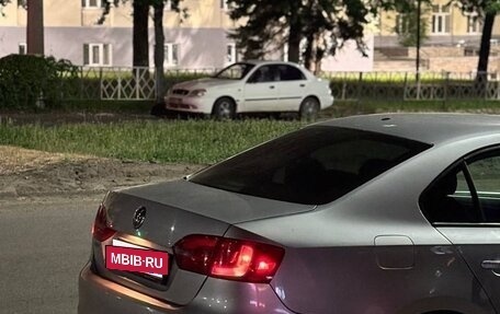 Volkswagen Jetta VI, 2011 год, 800 000 рублей, 2 фотография