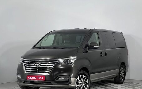 Hyundai Grand Starex Grand Starex I рестайлинг 2, 2018 год, 3 450 000 рублей, 1 фотография