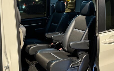 Honda Stepwgn IV, 2021 год, 2 850 000 рублей, 10 фотография