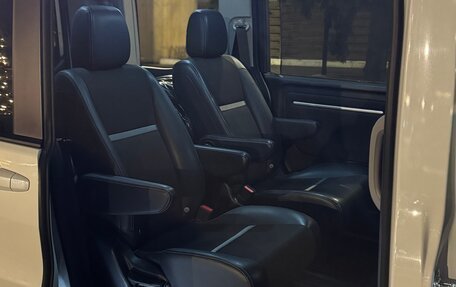 Honda Stepwgn IV, 2021 год, 2 850 000 рублей, 13 фотография