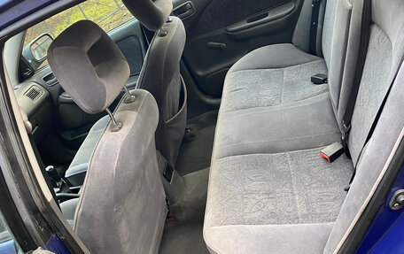 Toyota Avensis III рестайлинг, 1999 год, 205 000 рублей, 8 фотография