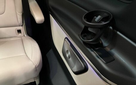 Mercedes-Benz V-Класс, 2024 год, 13 690 000 рублей, 29 фотография