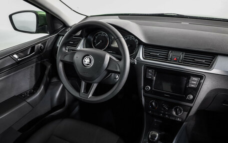 Skoda Rapid I, 2018 год, 1 069 000 рублей, 8 фотография