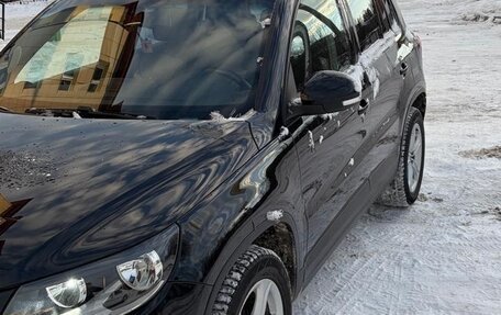 Volkswagen Tiguan I, 2011 год, 900 000 рублей, 2 фотография